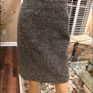 GORGEOUS & ELEGANT PARISIAN SKIRT/MINT CONDITION